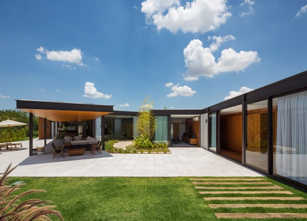 Большой дом